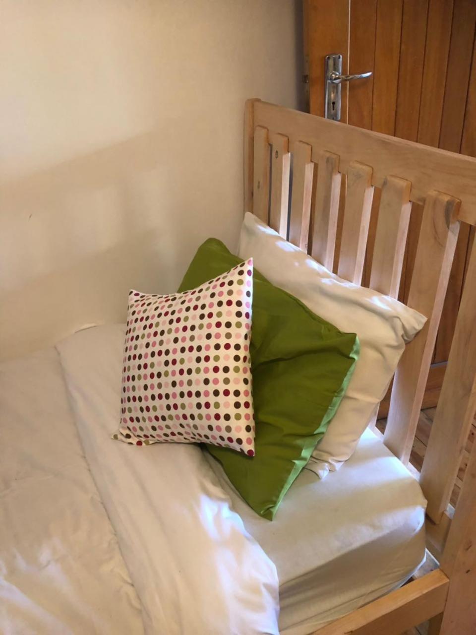 Aquarius Bed And Breakfast Jeffreys Bay Exterior foto